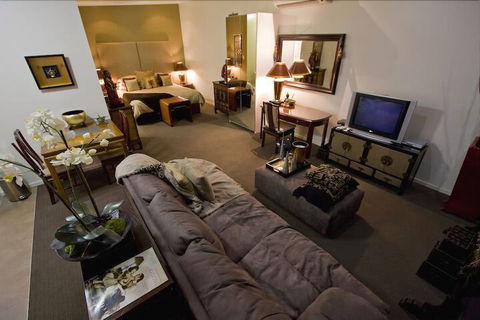 53 On Victoria - Hotel Accommodation 3