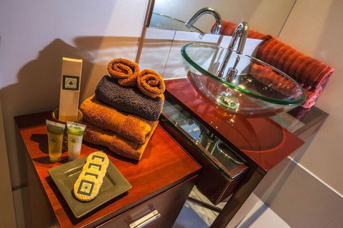 53 On Victoria - Hotel Accommodation 4