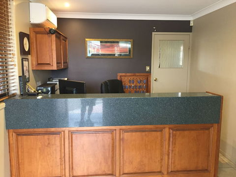 James Street Motor Inn - Hotel Accommodation 4