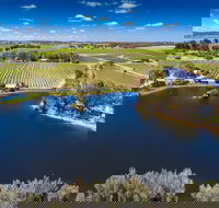 Stonewell Cottages  Vineyards - Hotel Accommodation