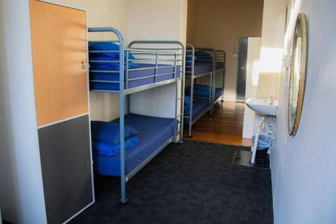 Hump Backpackers - Hotel Accommodation 6