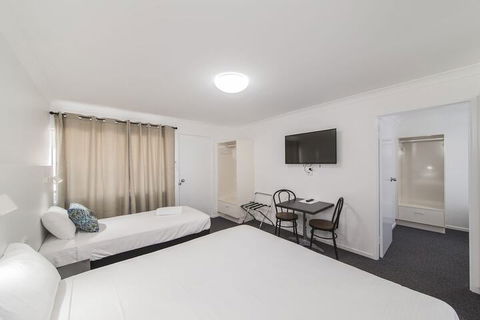 Metro Motel Rockhampton - Hotel Accommodation 7