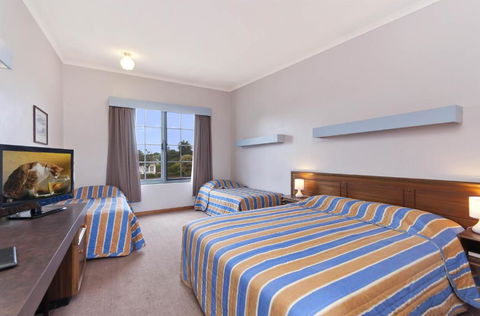 William Dutton Motel - Hotel Accommodation 3