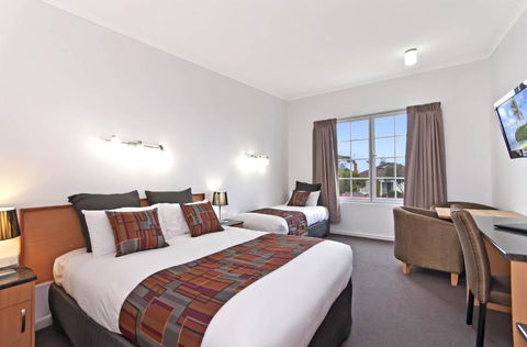 William Dutton Motel - Hotel Accommodation 1