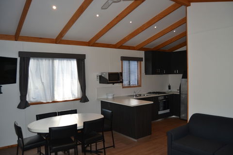 Portland Tourist Park - Hotel Accommodation 6