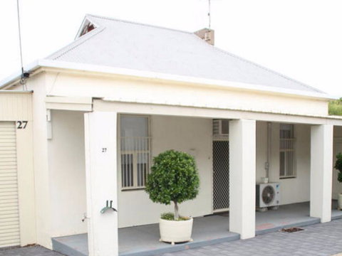 Squatters Cottage - Hotel Accommodation 3