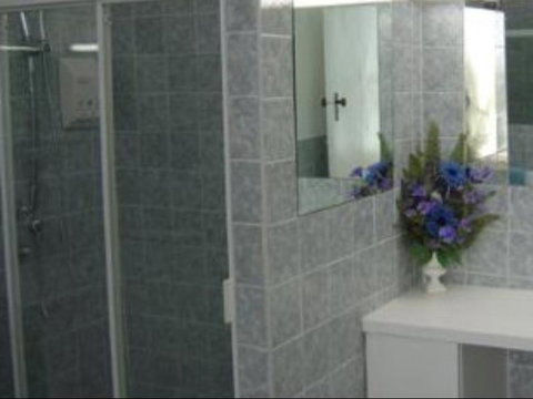 Squatters Cottage - Hotel Accommodation 2