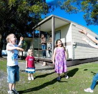 Aukaka Caravan Park - Hotel Accommodation