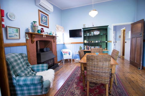 Pammys Palace - Hotel Accommodation 2