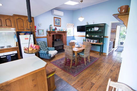 Pammys Palace - Hotel Accommodation 5