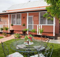 Pammys Palace - Hotel Accommodation