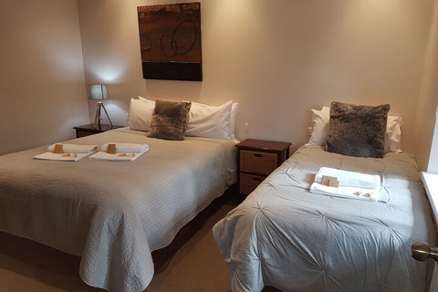 Adamsons Riverside Accommodation - Hotel Accommodation 3