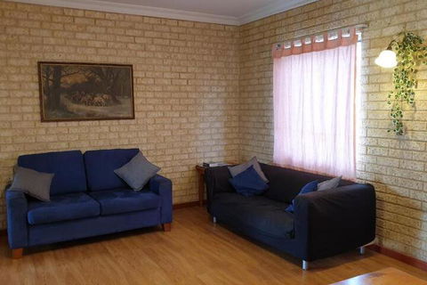 Baywatch Manor Augusta - Hotel Accommodation 7