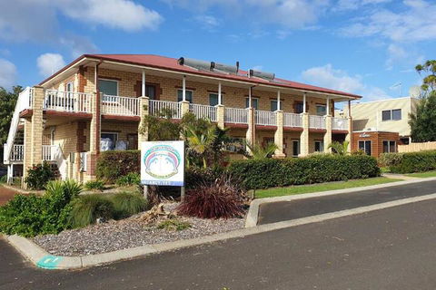 Baywatch Manor Augusta - Hotel Accommodation 6