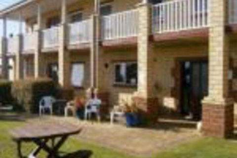 Baywatch Manor Augusta - Hotel Accommodation 0