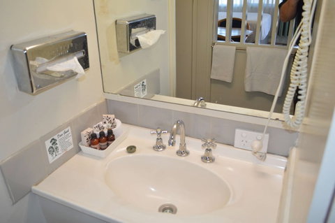 SureStay Hotel By Best Western Karinga Motel - Hotel Accommodation 6