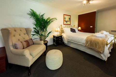 Holly Lodge - Hotel Accommodation 6