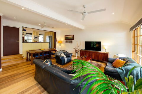 Holly Lodge - Hotel Accommodation 3