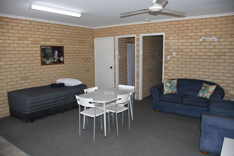 Kalbarri Seafront Villas - Hotel Accommodation 6