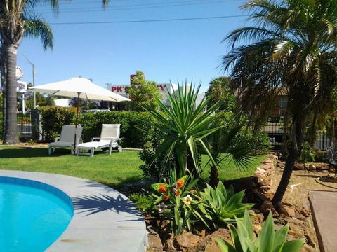 Country Leisure Motor Inn - Hotel Accommodation 2