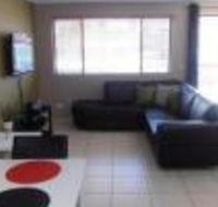 Beachside Court Holiday Apartments - Hotel Accommodation