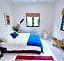 Ahoy Byron - Hotel Accommodation
