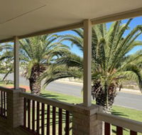 Whispering Palms - Hotel Accommodation