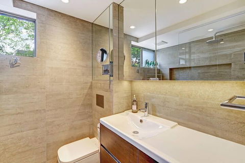 Meticulously Designed Sydney Aptmnt - Hotel Accommodation 4