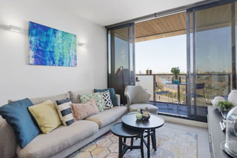 LAURENT Views Of MCG & Yarra River + Fed Square - Hotel Accommodation 0