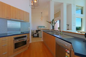 Pacific Royale Penthouse 311 - Hotel Accommodation 6