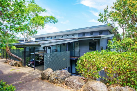 Shorelines 23 Hamilton Island 2 Bedroom Ocean View Â Near Marina With Golf Buggy - Hotel Accommodation 1