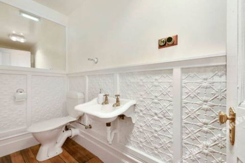 Rose Garden Spacious Family Home Near CBD - Hotel Accommodation 2