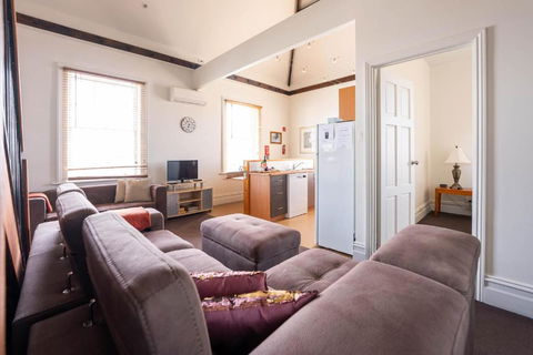 Raffless - Hotel Accommodation 5