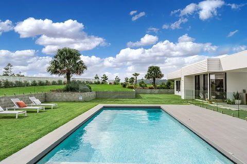 Your Luxury Escape - Scenic Vista - Hotel Accommodation 4