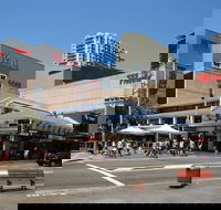 Wyndel Anderson - Hotel Accommodation