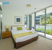 Blue on Blue Apartment 1011 - Hotel Accommodation