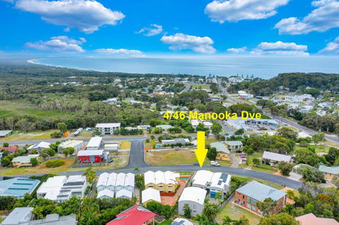 Rainbow Breezes 4 Rainbow Beach Townhouse With Breath Taking Ocean Views To Fraser Island - Hotel Accommodation 3