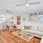 Rainbow Breezes 4 Rainbow Beach Townhouse With Breath Taking Ocean Views To Fraser Island - Hotel Accommodation 0
