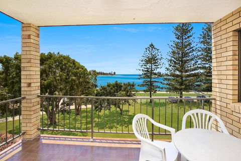 Golden Shores U8 21 Landsborough Parade - Hotel Accommodation 5