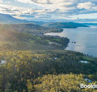 Tinderbox Retreat - Hotel Accommodation