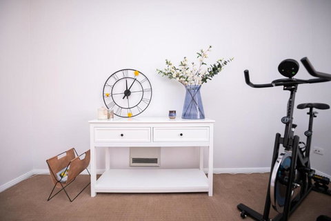 Central March 2 Bed Walk Everywhere - Hotel Accommodation 3