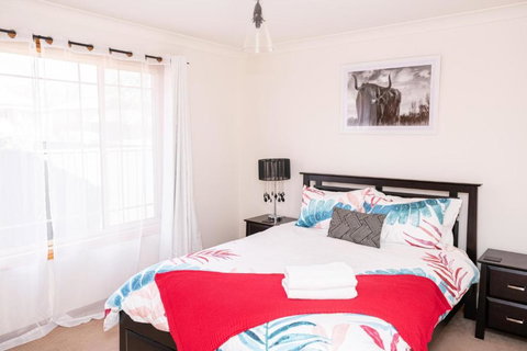 Central March 2 Bed Walk Everywhere - Hotel Accommodation 6