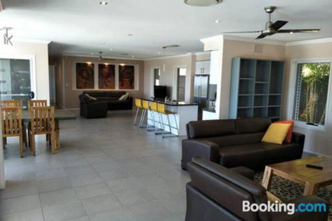 Coolangatta Gold - Hotel Accommodation 2