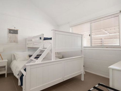 Little Kingsley Beach House 59A Kingsley Drive - Hotel Accommodation 3