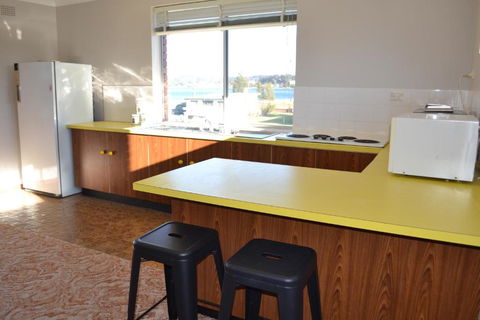 Apartment With Sweeping View Of The Bay 2 Bedrooms Sleeps 5 - Hotel Accommodation 3