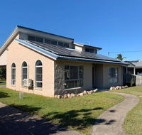 11 Anchovy Street Tin Can Bay Summer Haven coastal retreat - Hotel Accommodation