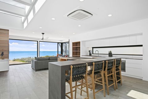Apollo Bay Beach House - Hotel Accommodation 4