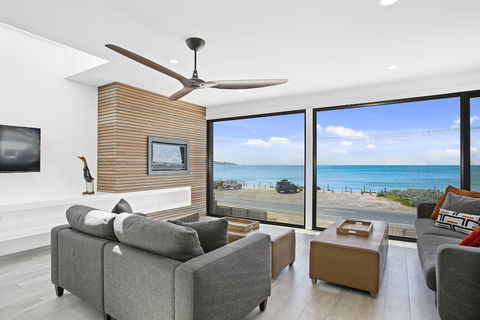 Apollo Bay Beach House - Hotel Accommodation 6
