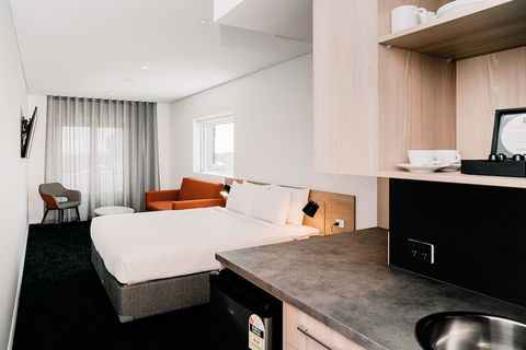 Tom's Court Hotel - Hotel Accommodation 6