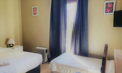 Shamrock Hotel Greenbushes - Hotel Accommodation 6